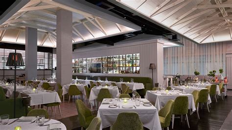 Andiron Steak & Sea – Design Bureaux