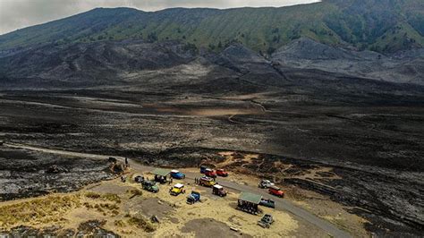 Bromo Kembali Dibuka Setelah Kebakaran