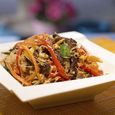 Beef, Veggie and Rice Noodle Stir-Fry | So Delicious