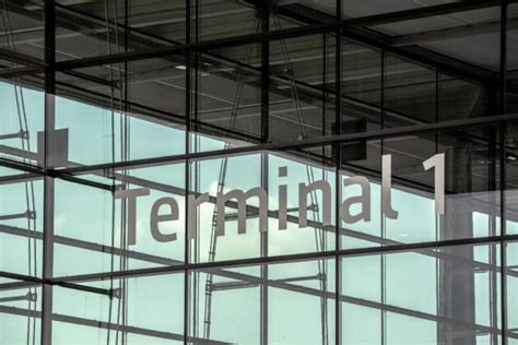 Economica Net Aeroportul Din Berlin A Anulat Zborurile Programate