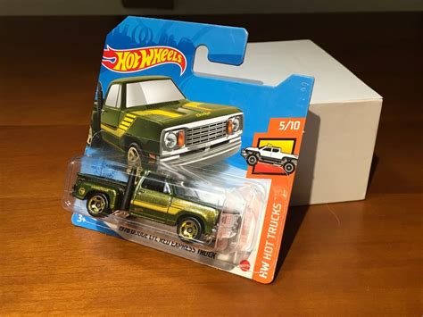 Dodge Lil Red express Truck Hot Wheels Hot Trucks Neu gemäss Beschreibung in