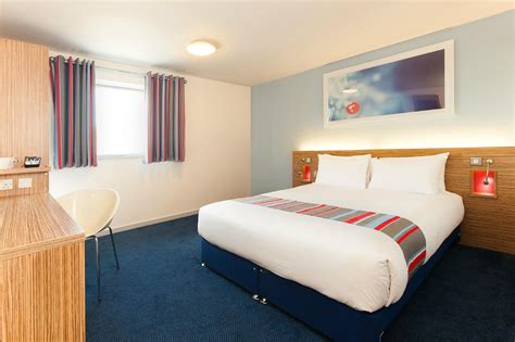 TRAVELODGE HORSHAM CENTRAL HOTEL $45 ($̶1̶3̶5̶) - Updated 2024 Prices ...