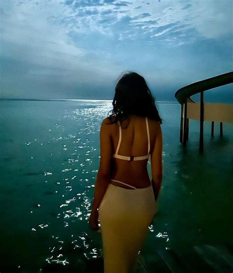 Pin av Manishac Choudhury på Hot Back Sexyest