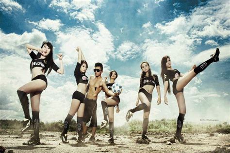 Naked Nu Pham In The Viet Nam Personal Show