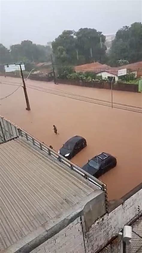 Forte Chuva Deixa Pontos De Alagamento Em S O Lu S Veja Os V Deos O