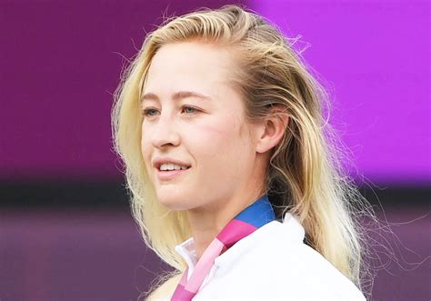 女子ゴルフ ネリー・コルダが印象激変の圧巻ドレス姿 世界ランク1位の東京五輪女王にファン歓喜「ネリーに似合う男なんていない」 ライブドアニュース