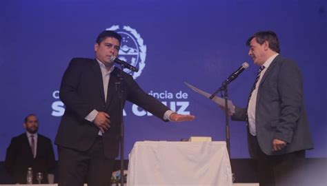 Claudio Vidal juró como gobernador de Santa Cruz