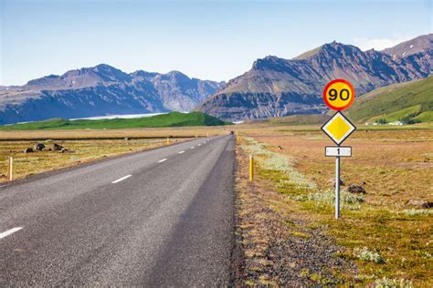 7 Big Mistakes To Avoid When Driving In Iceland 20 Tips Follow Me Away