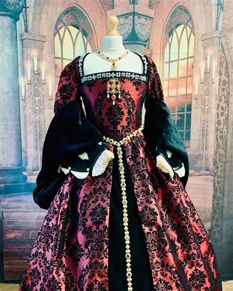 Tudor Anne Boleyn Style Gown Made To Order Etsy Tudor Fashion