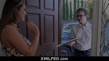 XMilfed Flirty Milf Seduced The Laptop Technician Sofi Ryan XVIDEOS