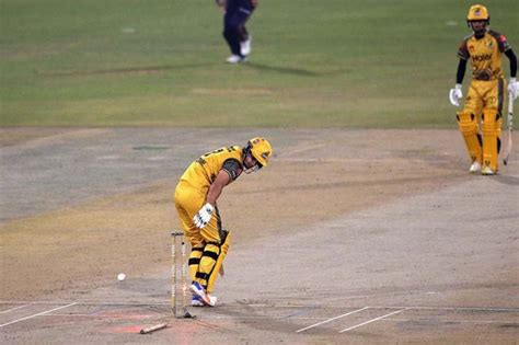 Peshawar Zalmi Player Livingstone Bowled Out During The Pakistan Super