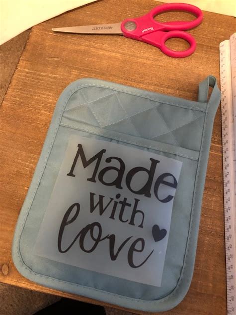 Easy Dollar Tree Diy Iron On Potholder With The Cricut