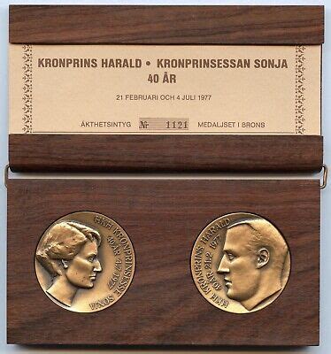 Coronation King Harald V And Queen Sonja Of Norway Years Medal Set