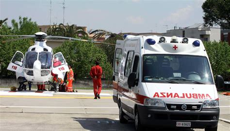 Incidente A Spilimbergo Un Auto Si Schianta Contro Un Tir E Carambola