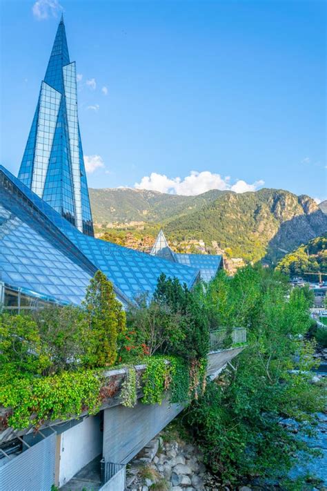 Edificio Moderno De Caldea Spa En Andorra La Vella Imagen Editorial