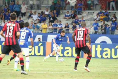 Minutos De Sobis Jogador Tem Estreia Intensa No Cruzeiro Mas Acaba