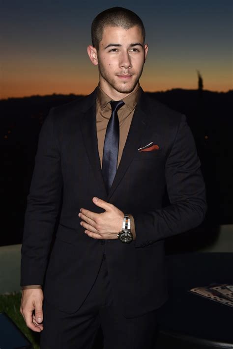 Nick Jonas Elegante Y Sofisticado