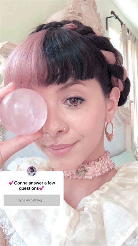 Melanie Martinez Via Her Instagram Story Şarkıcılar Ünlüler Kızlar