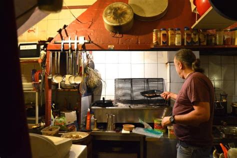 Taverna Peinaleon - Neapolii, Athens - Greek Gastronomy Guide