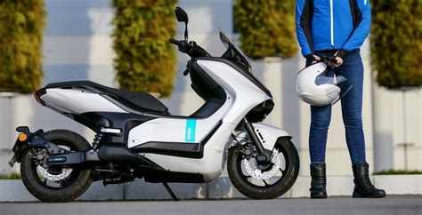 ヤマハが電動スクーター「e01」のリースを7月開始 ― 原付二種電動バイクの市場受容性を探る実証実験として インターネットコム