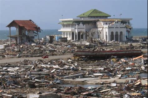 Tsunami Aceh Bencana Terbesar Di Indonesia Pada 2004