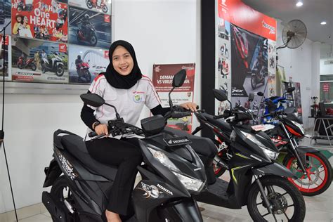 Honda Beat Street Esp Warna Black Tampilannya Keren Bintangmotor