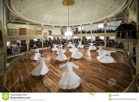 Sema Ceremony Dans Yenikapi Mevlevihanesi Istanbul Turquie Photo Stock