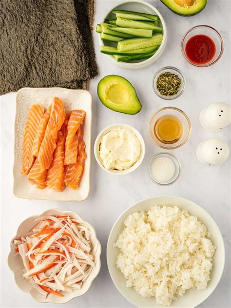 Easy Spicy Salmon Sushi Roll Step By Step Cookin With Mima