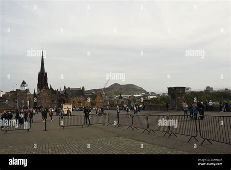 Edinburgh Castle And Grounds Stock Photo Alamy