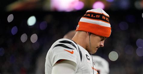 Bengals Hc Zac Taylor Gives Injury Update On Joe Burrow After Tnf Exit