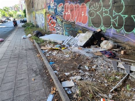 Discarica Abusiva Nel Sottopasso Via Giuffrida Castorina Borgo Sanzio