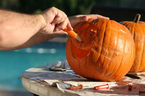 How To Carve A Pumpkin Howstuffworks