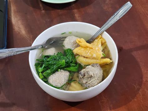 dinner   complete meatball menu  delicious sauce stock image