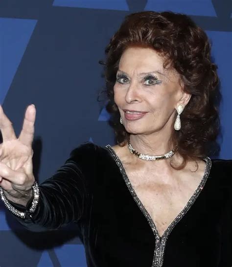 Sophia Loren es operada por fractura de cadera a los 89 años Actitudfem