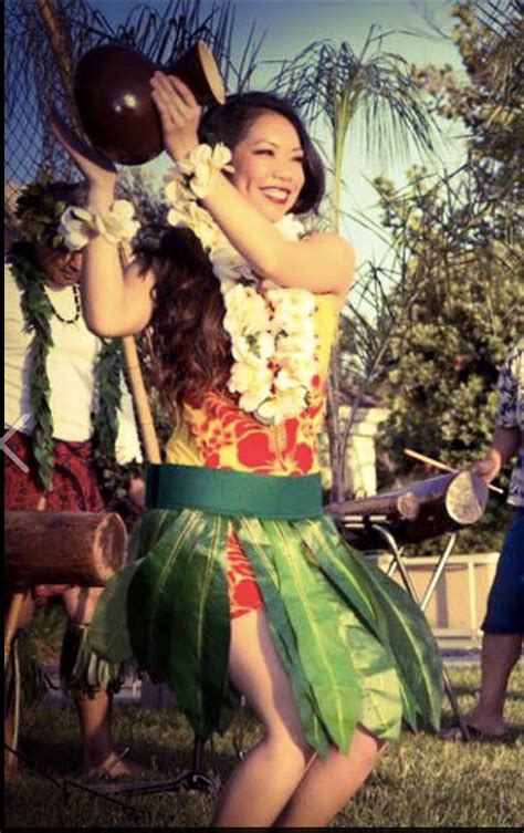 Hawaiian Dancers And Entertainment — Islanders Luau