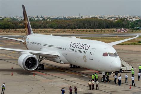 Bonjour Paris Vistara Operates Its First 787 Flight From Delhi