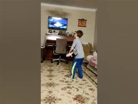 Танцует внук - YouTube