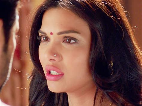 Sara Loren Wiki