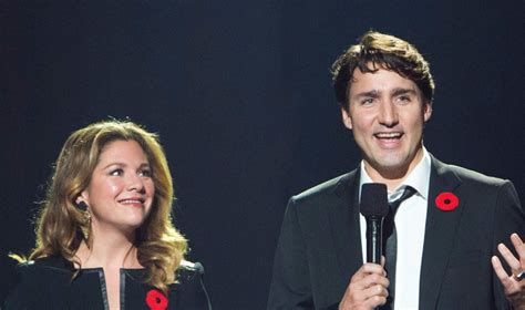 El Beso De Justin Trudeau Y Su Esposa Tras Victoria En Las Elecciones Revista Clase