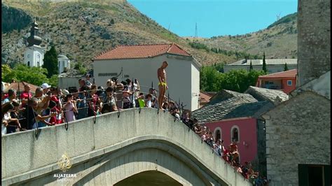 Skokovi Sa Starog Mosta Atrakcija Koju Je Potrebno Bolje Regulirati