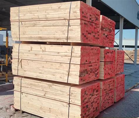 Wholesale Pine Wood 2x4 Lumber Kayu Pinus Square Solid Wood Planks 2 X