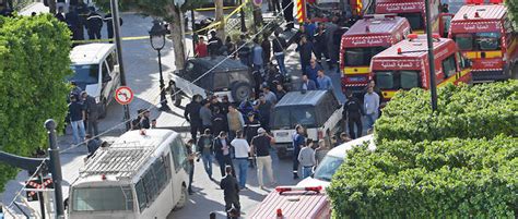 Explosions Dans Le Centre De Tunis Trois Policiers Et Deux Civils