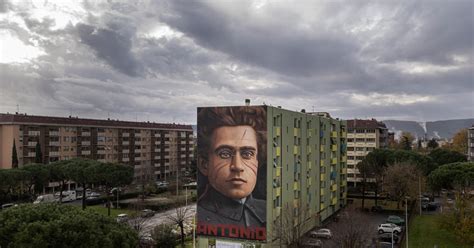 A Firenze Comparso Un Gigantesco Murale Dedicato A Gramsci