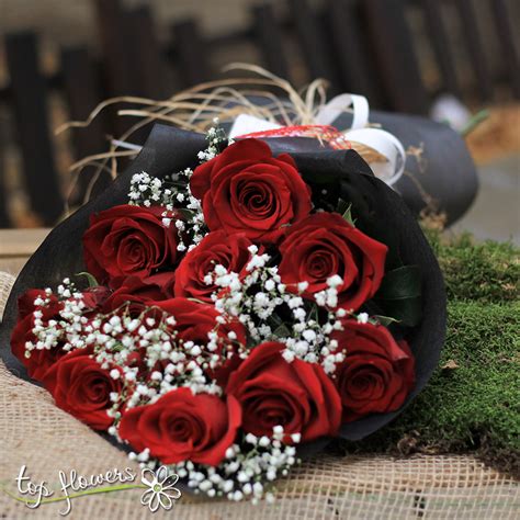 Класически букет | Червени рози с гипсофил | Top-Flowers