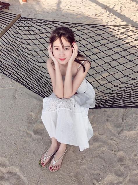 Sao Việt không cần diện bikini khi đi biển vẫn quyến rũ chết người BlogAnChoi