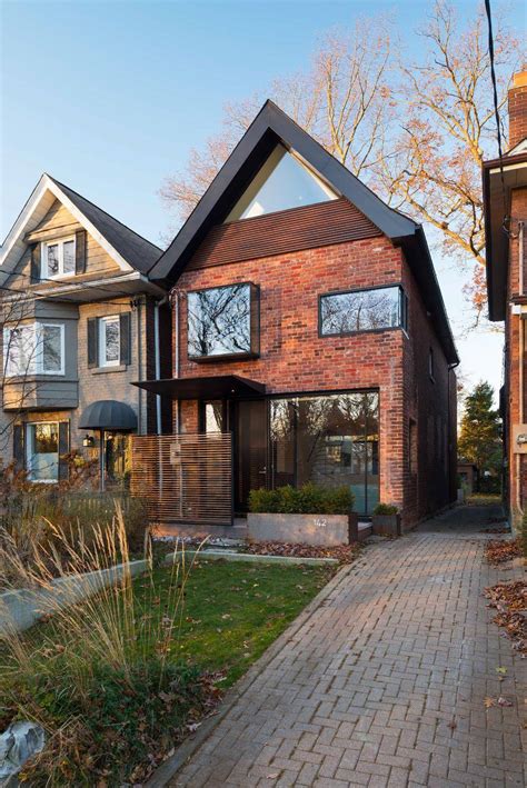 A century-old Toronto house is enlivened for a new age - The Globe and Mail