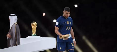 Mbappé se consagra como el máximo goleador de Qatar 2022 pero regresa