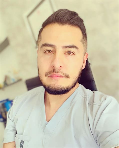 Dr.CamiloYepes Smile design Veneers | Dr Camilo Yepes. Especialista en