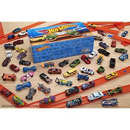 Hot Wheels Juego de 50 camiones y autos de juguete en escala 1 64 vehículos empaquetados