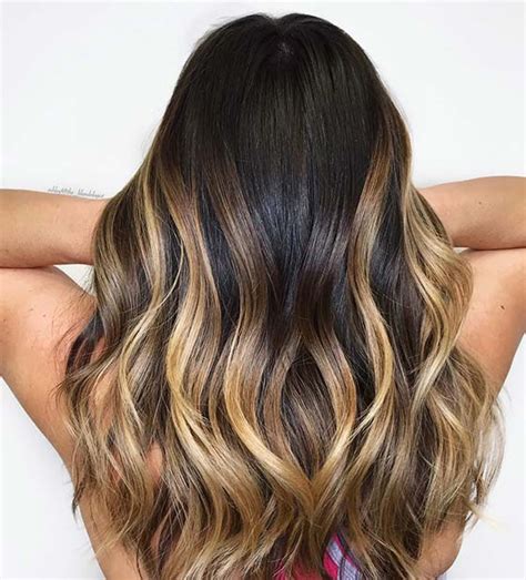 21 Chic Examples of Black Hair with Blonde Highlights – StayGlam